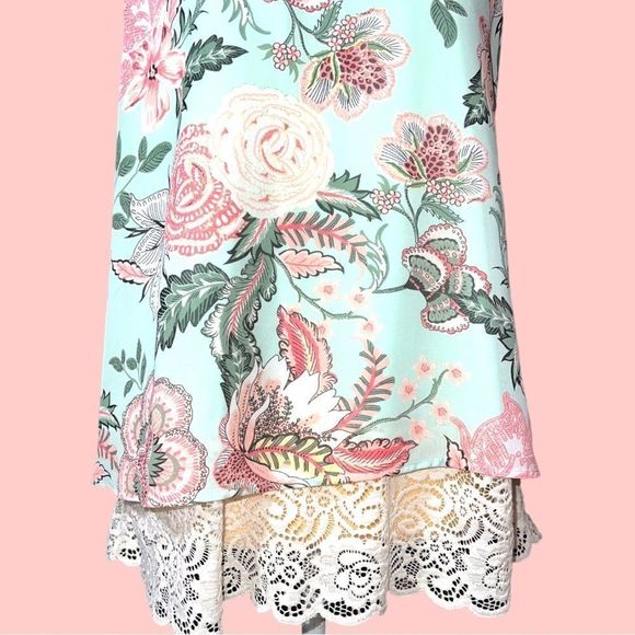 Chenault cute pretty pale green with lots of flowers in pinks and white! - Picture 3 of 10